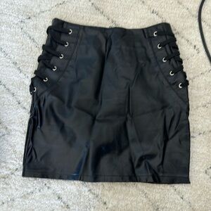 SEEK label black PU leather skirt